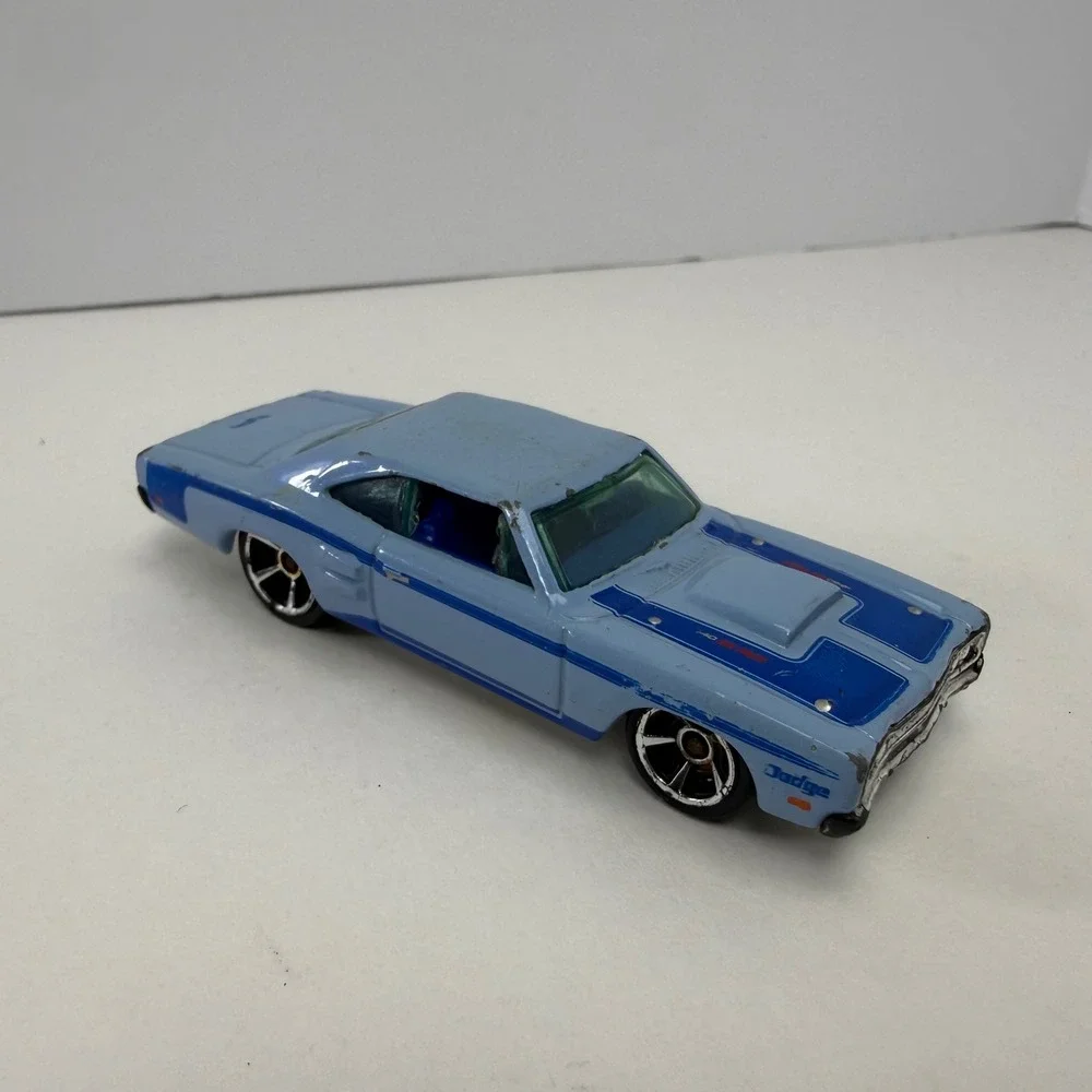 2011 Hot Wheels '69 Dodge Coronet Super Bee Blue